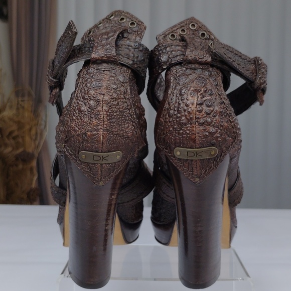 Donna Karan Collection Alligator Leather Women's Heels. - Picture 10 of 16